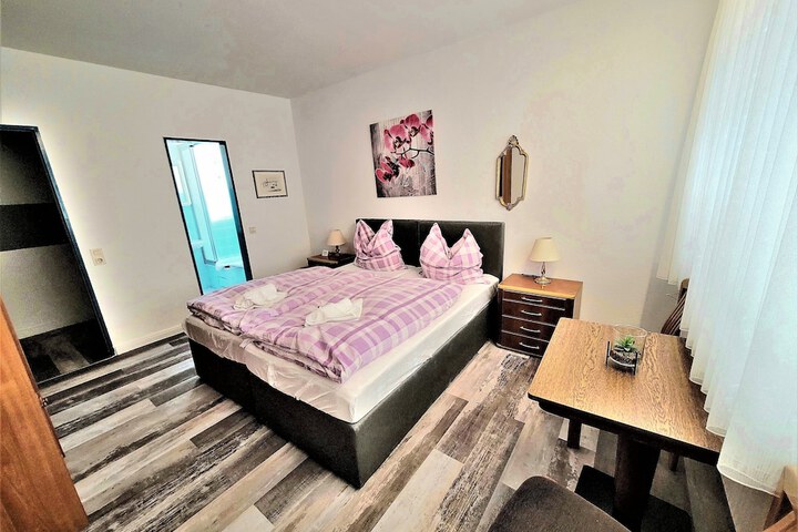 Room 6 of 39