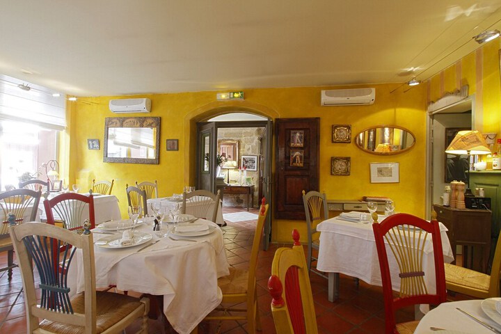 Dining 42 of 55