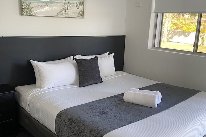 Room 7 of 32