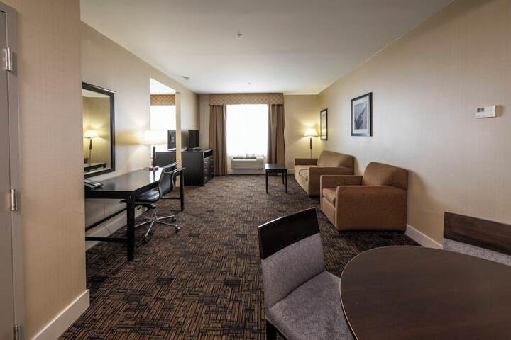 Room 35 of 114