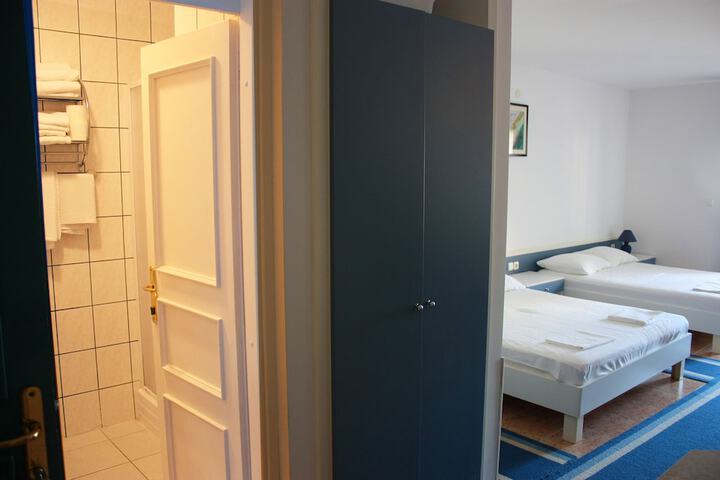 Room 71 of 92
