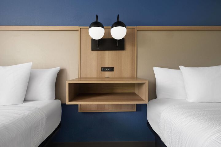 Room 8 of 27