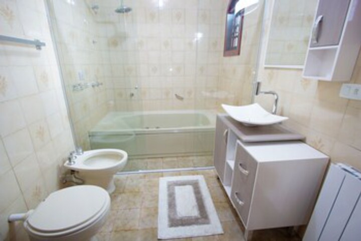 Room 2 of 29