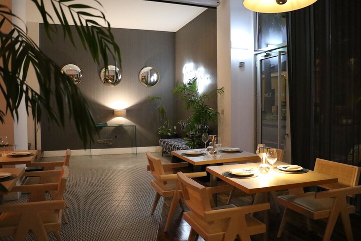 Dining 76 of 107