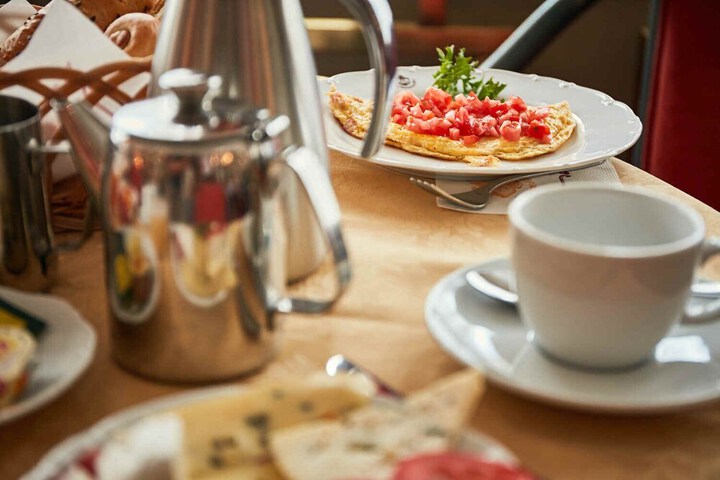 Breakfast/Coffee Service 49 of 117