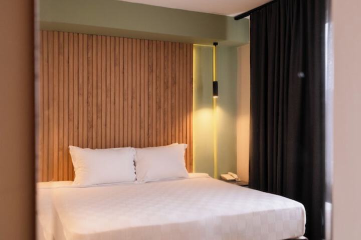 Room 14 of 82