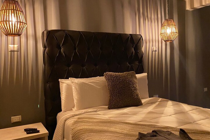 Room 13 of 82