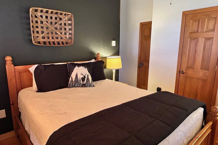 Room 12 of 118