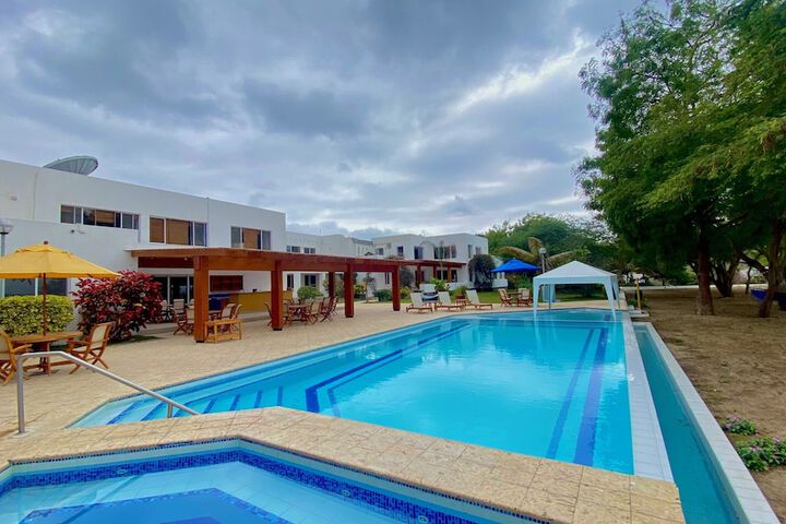 Exterior of Hosteria del Parque Machalilla - Los Frailes