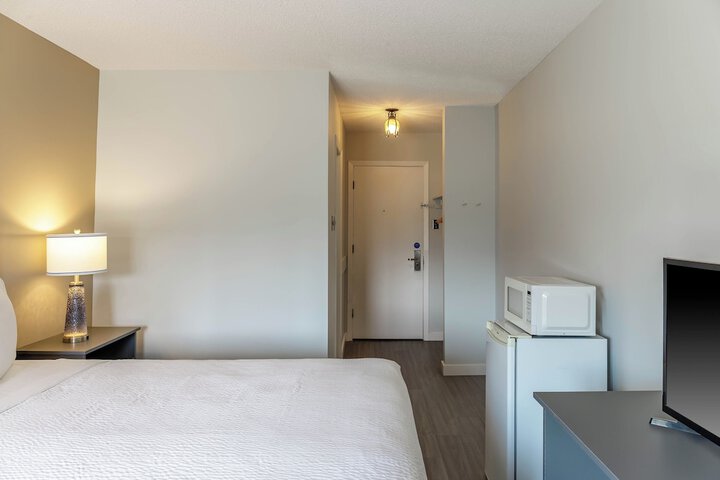 Room 21 of 63