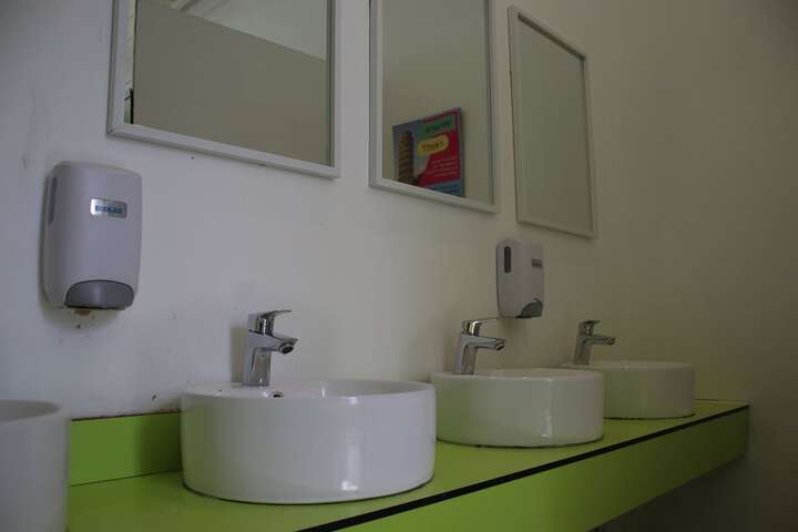Room 53 of 76