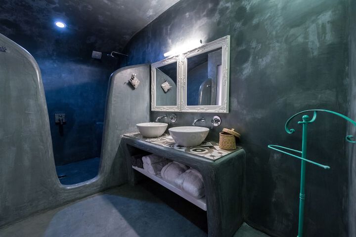 Room 46 of 62