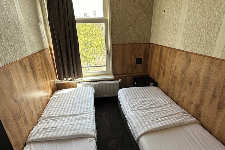 Room 33 of 56