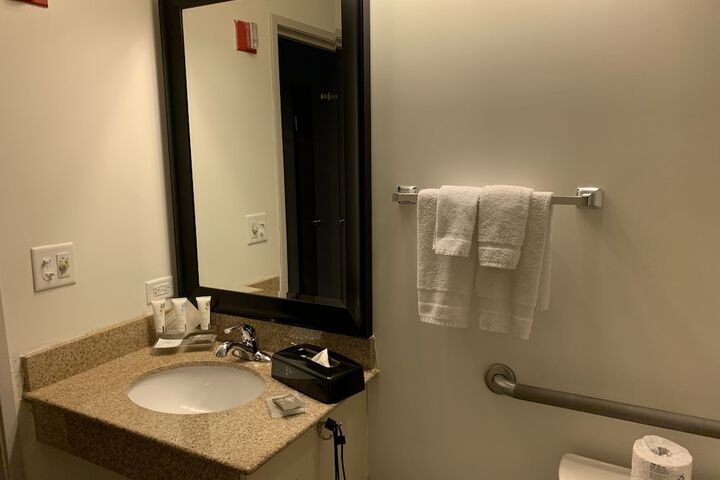 Bathroom sink