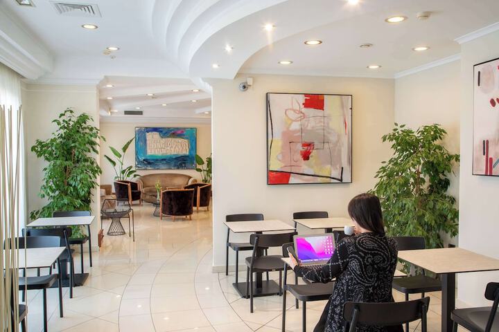Breakfast area