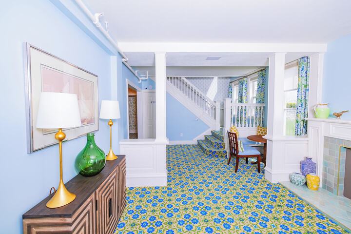 Hotel 2 of 81