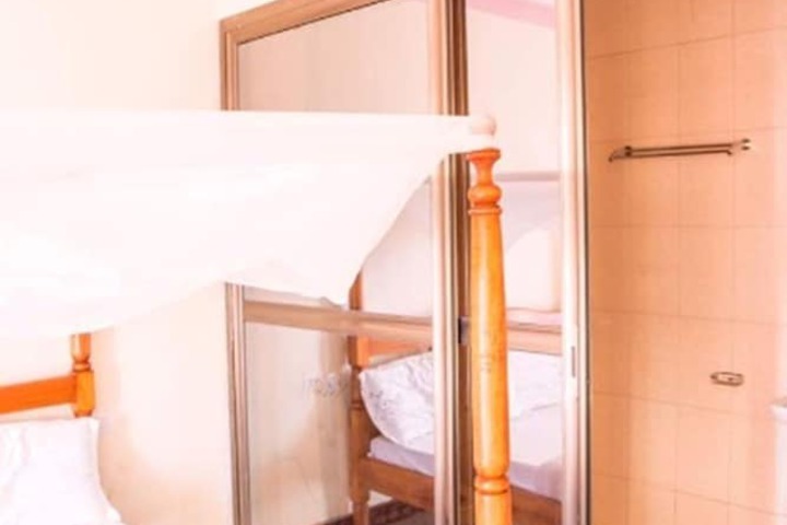 Room 8 of 62