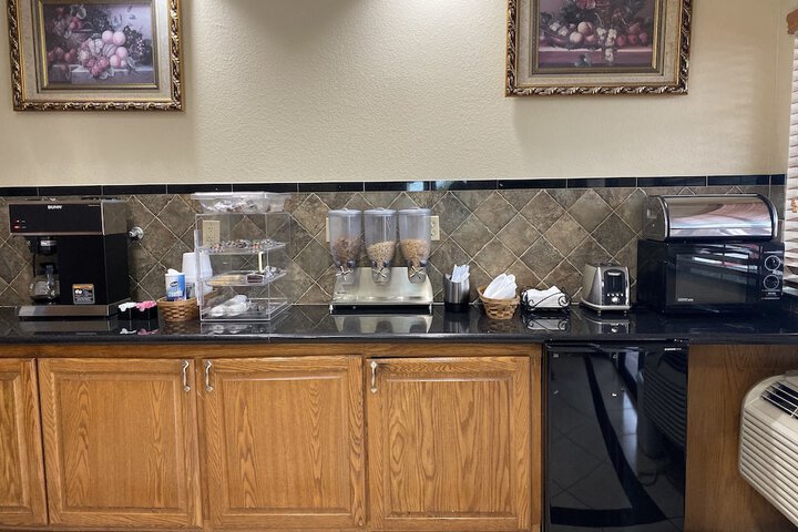 Breakfast/Coffee Service 10 of 17