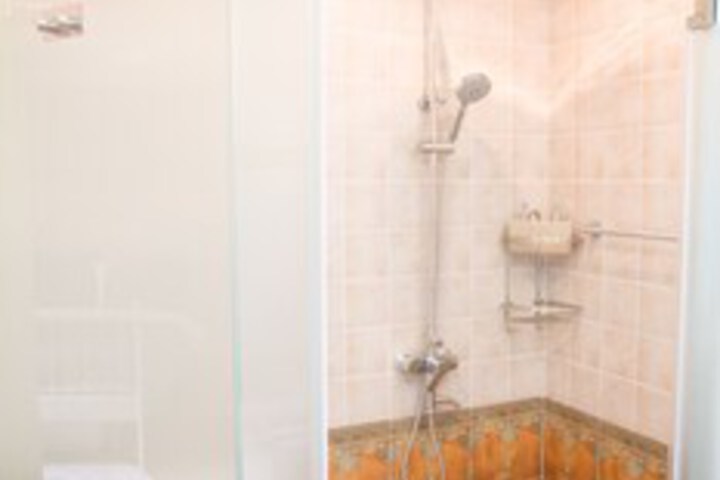 Room 4 of 22