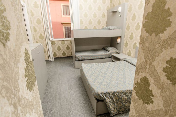 Room 16 of 35