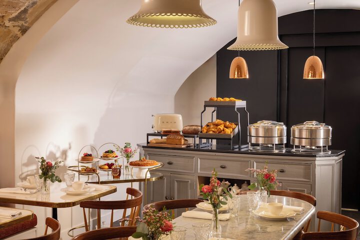 Breakfast/Coffee Service 69 of 79