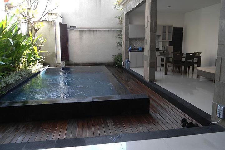 Pool 6 of 7