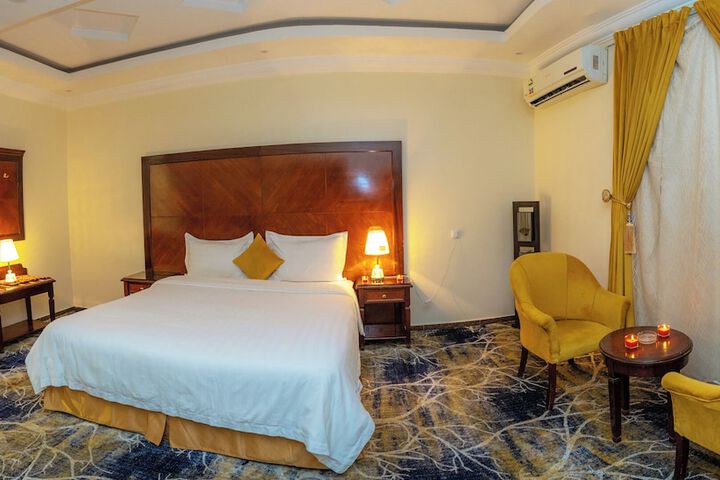 Room 9 of 41