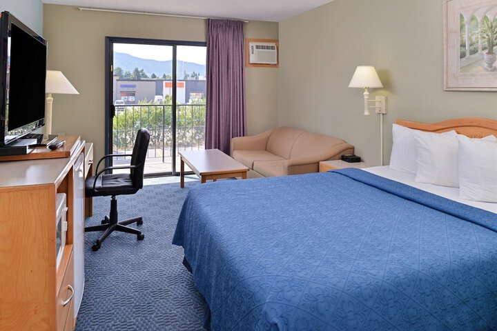 Room 4 of 49