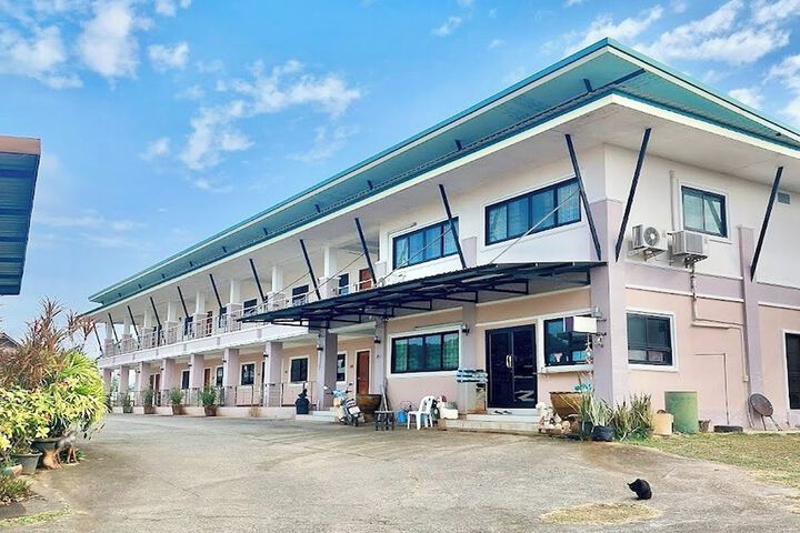 Exterior of Songsak Phayao