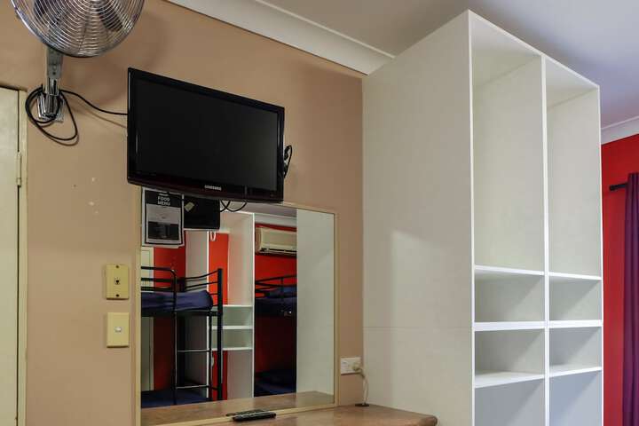 Room 40 of 70