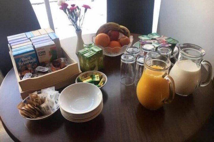 Breakfast/Coffee Service 30 of 35