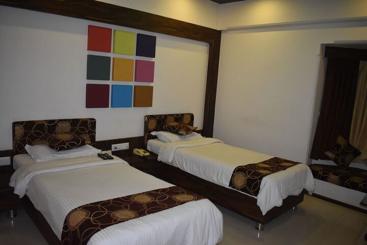 Room 5 of 27