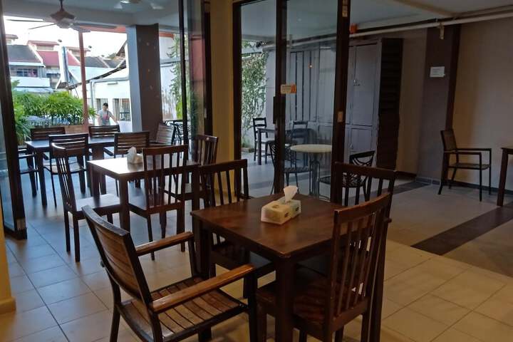 Dining 53 of 61