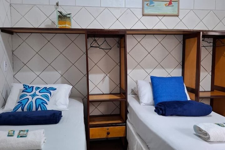 Room 28 of 76