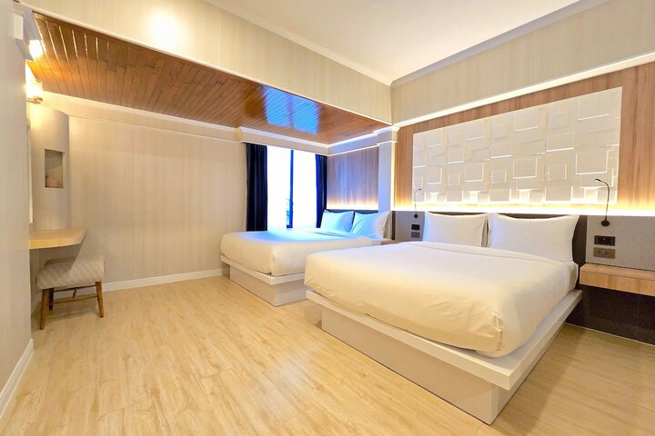 Room 8 of 86