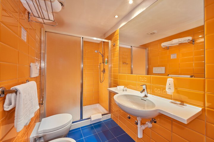 Room 40 of 54