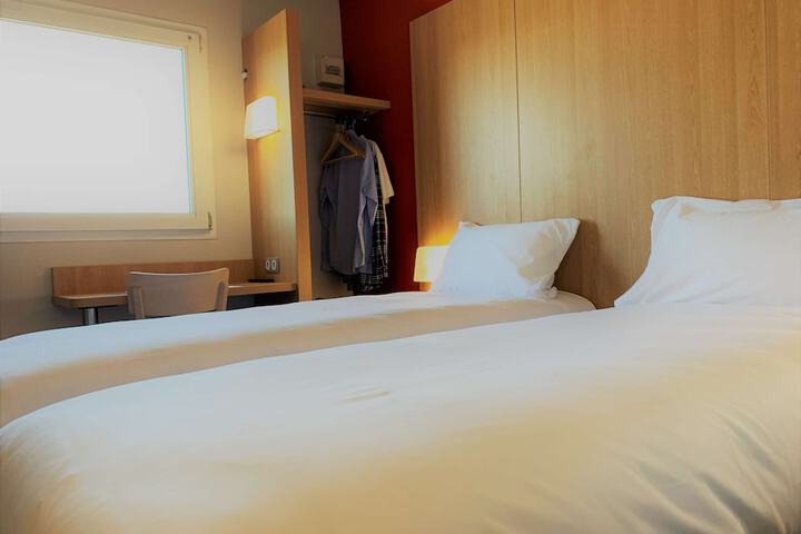 Room 12 of 39