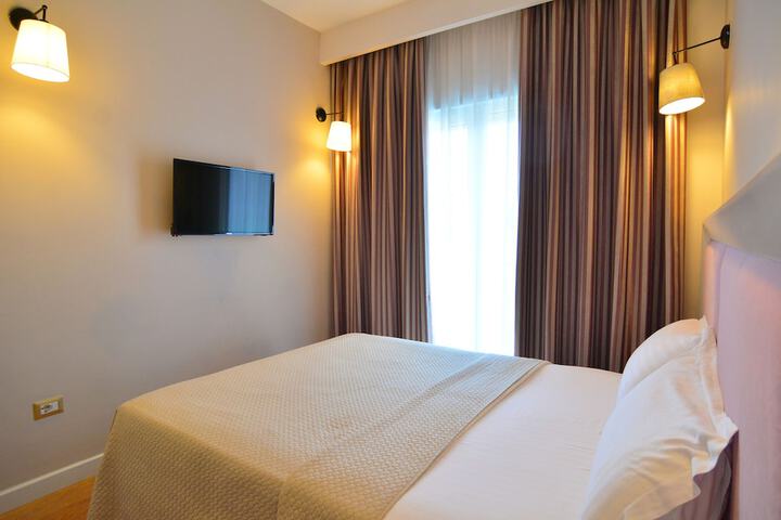 Room 10 of 86