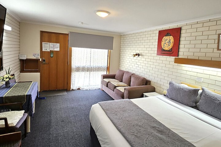 Room 14 of 37
