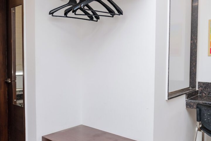 Room 10 of 34
