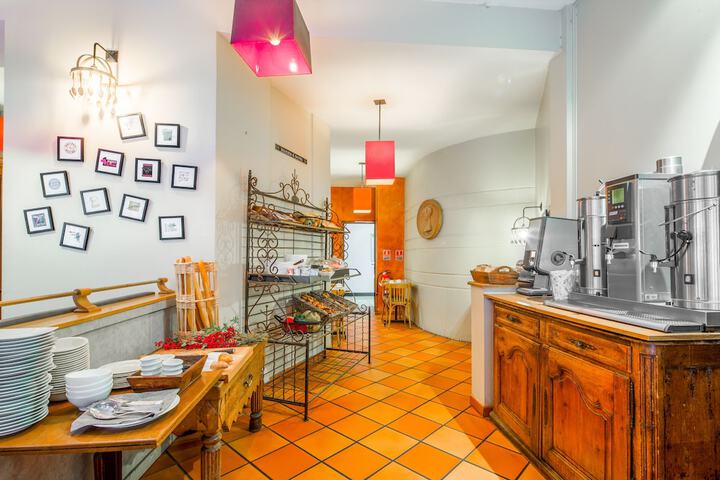 Breakfast area