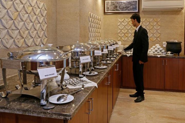 Dining 45 of 55