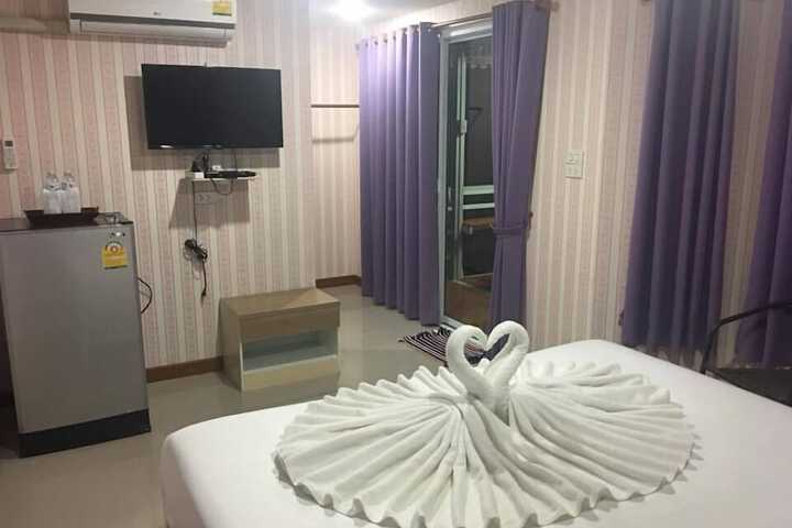 Room 10 of 11
