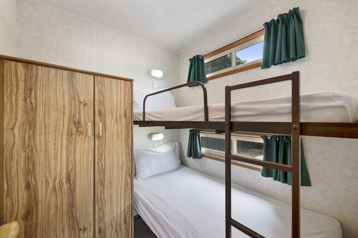 Room 13 of 60