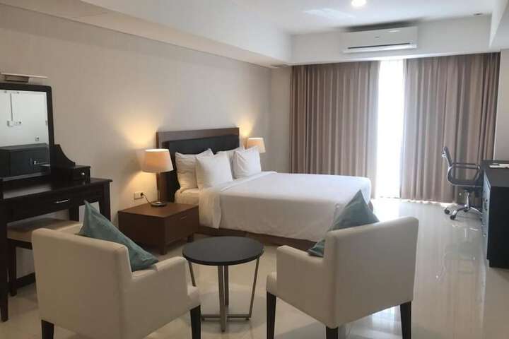 Room 13 of 24