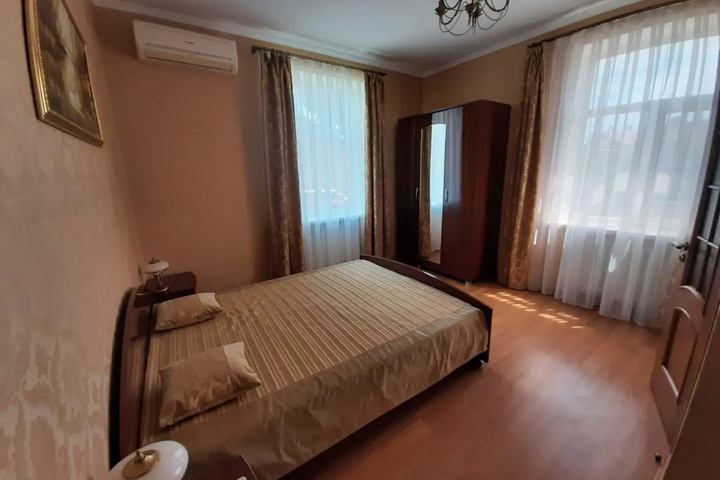 Room 2 of 9