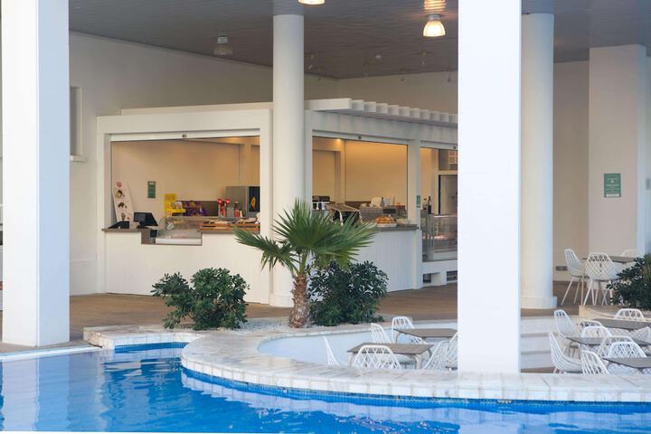 Pools & Facilities