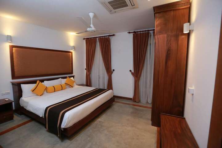 Room 15 of 44
