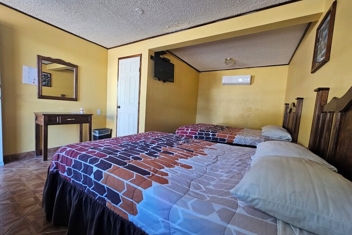 Room 4 of 20