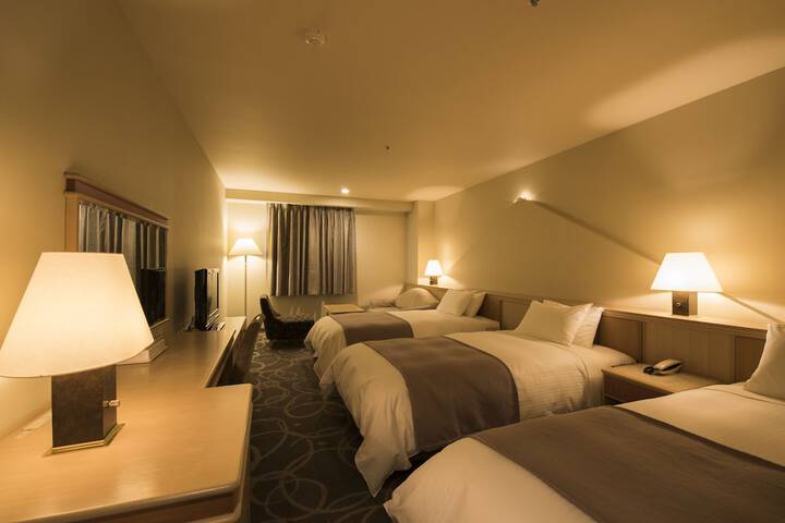 Room 7 of 188